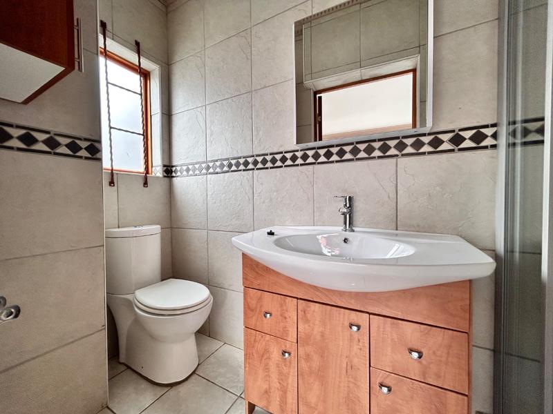 5 Bedroom Property for Sale in Birdwood Estate North West